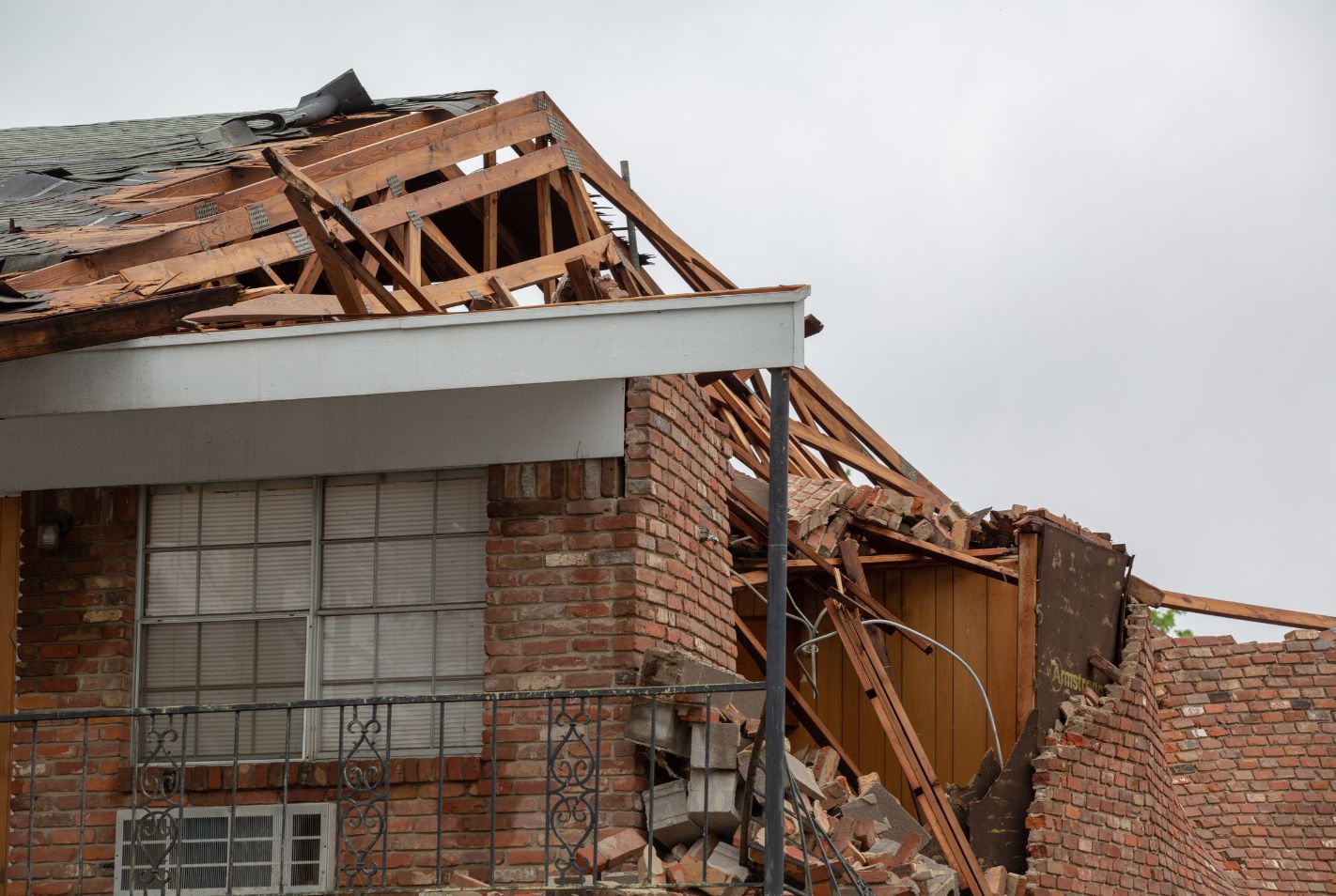 storm damage roof for commercial storm damage repair